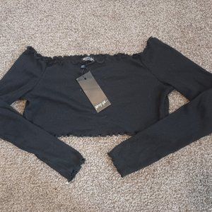 Long sleeve black crop top
